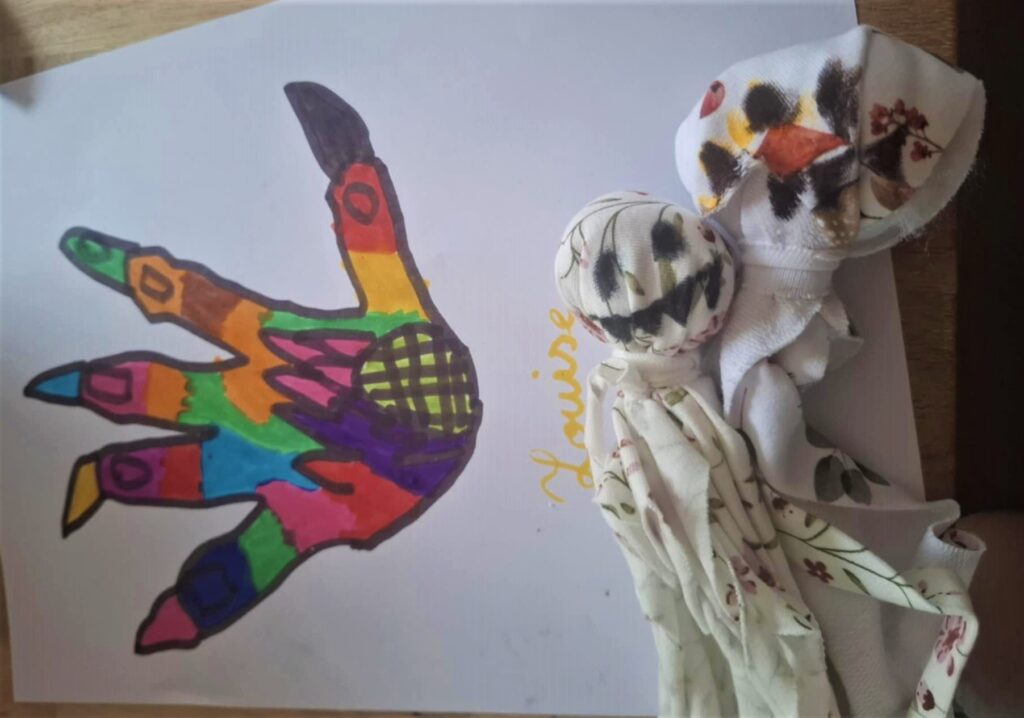 exemple de création réalisée par les enfants avec M et toi ART, à Saint-Chamas