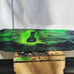 Skate vert Goku- 35euros Peinture acrylique Planche de récupération, restaurées en partie