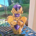 Golden Freezer- 70euros Personnage découpé dans du bois puis peint à la peinture acrylique et doré à la feuille d'or véritable (22 carats)